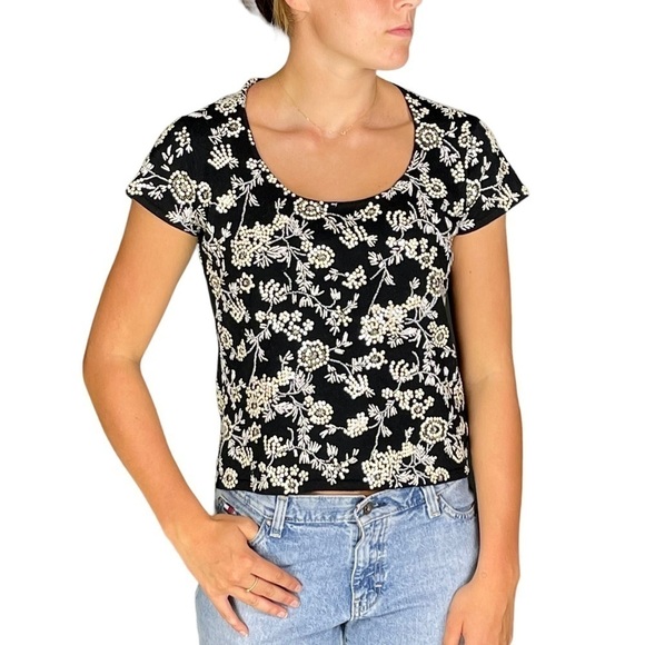 OSCAR OSCAR DE LA RENTA 90s FLORAL SEQUIN EMBROIDERED COTTON SHORT SLEEVE TOP - Picture 1 of 13